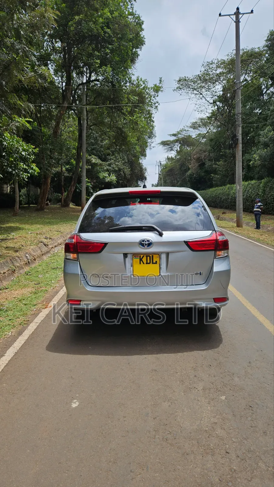 Toyota Corolla Fielder 1.5 Hybrid FWD 2015 Silver