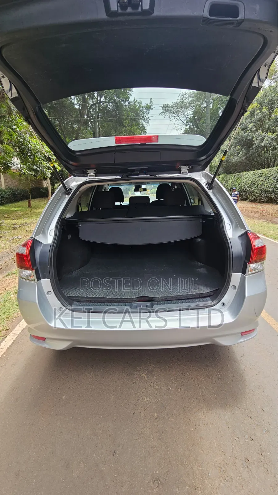 Toyota Corolla Fielder 1.5 Hybrid FWD 2015 Silver