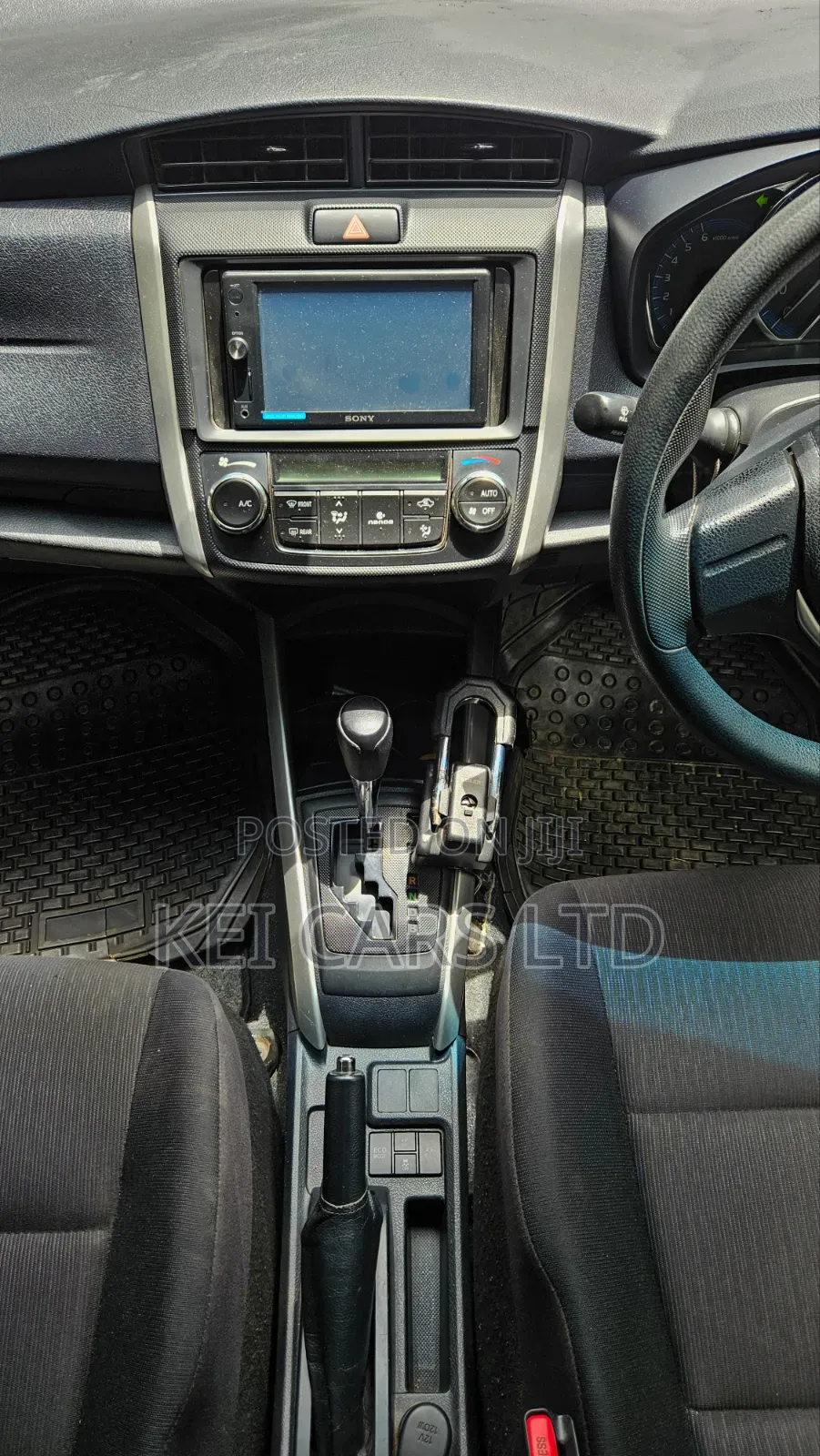 Toyota Corolla Fielder 1.5 Hybrid FWD 2015 Silver