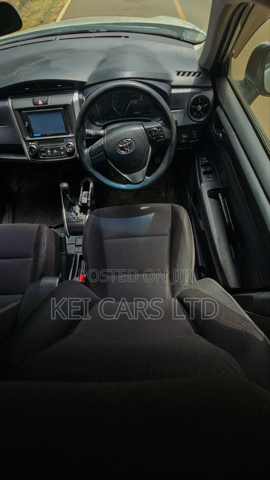 Toyota Corolla Fielder 1.5 Hybrid FWD 2015 Silver