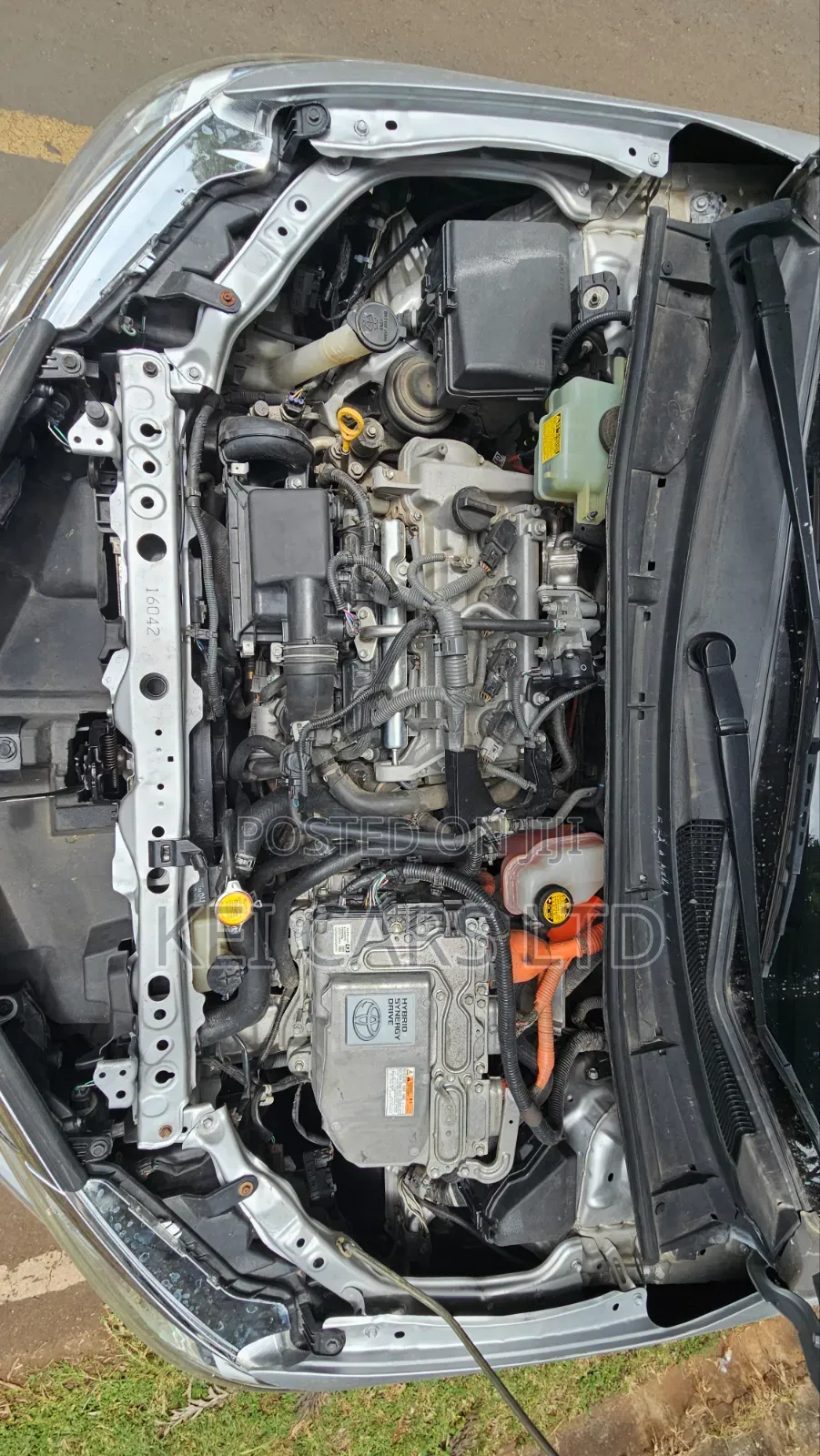 Toyota Corolla Fielder 1.5 Hybrid FWD 2015 Silver