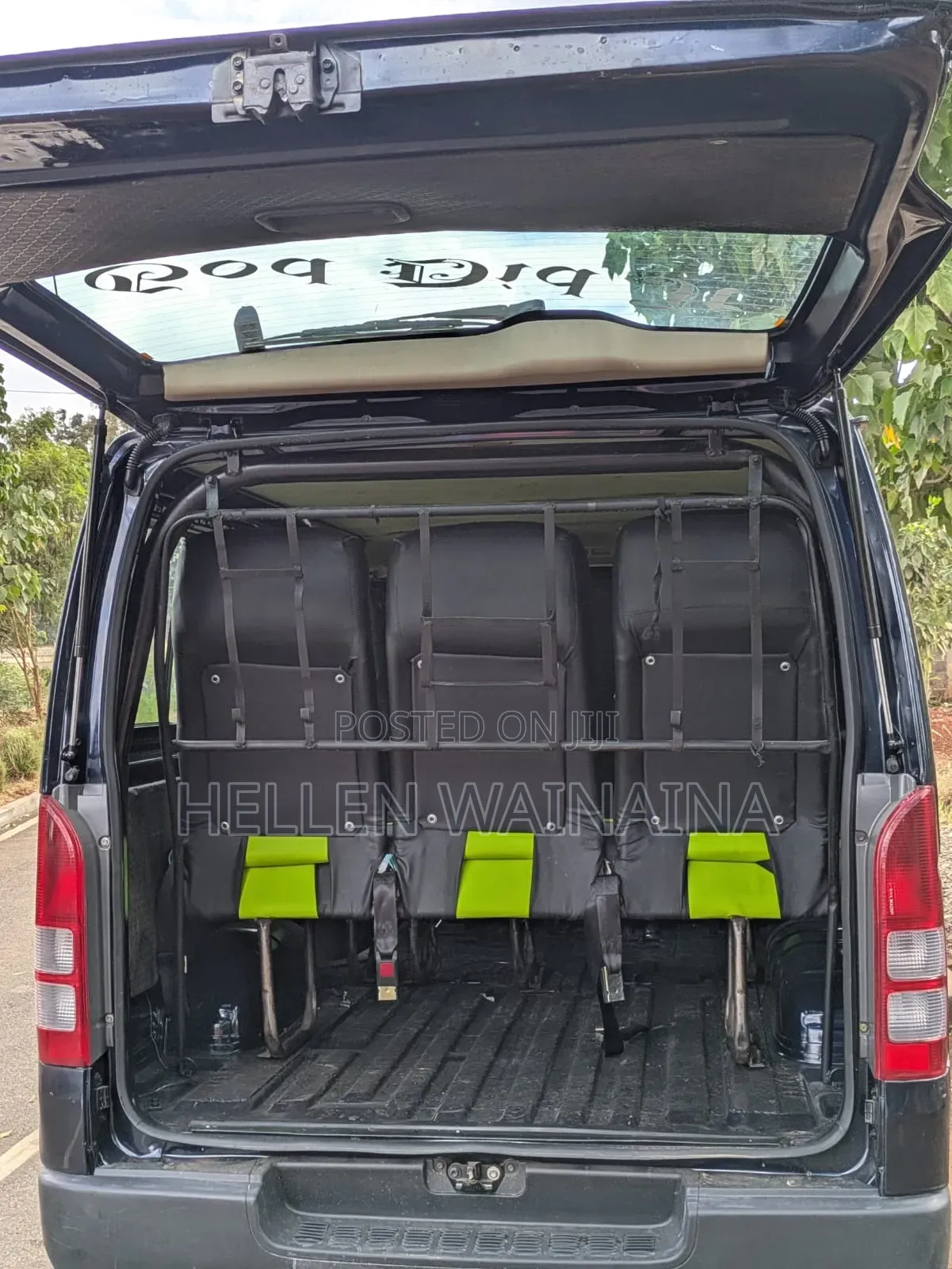 Toyota HiAce 2016 Blue