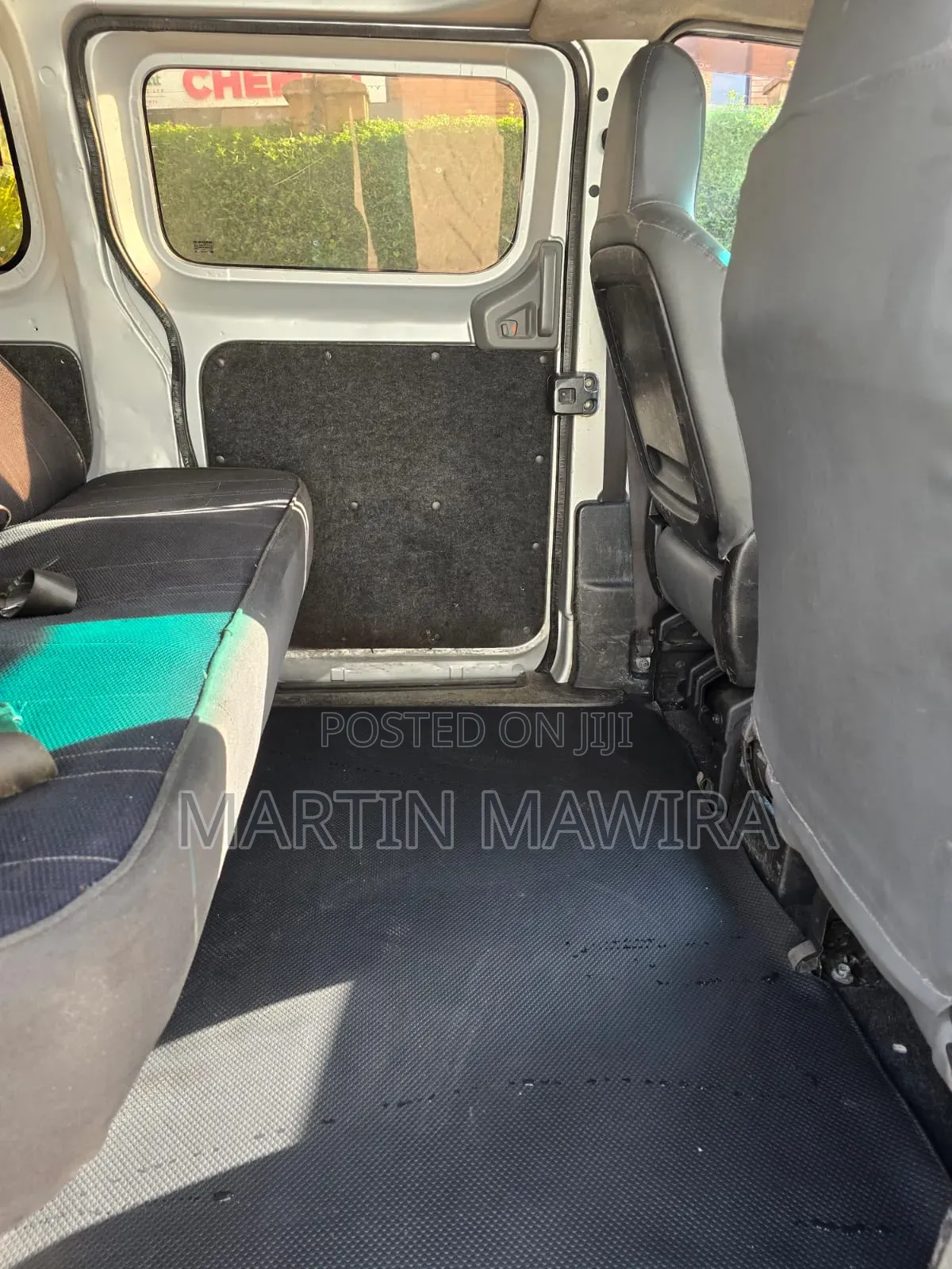 Nissan NV200 2011 Silver