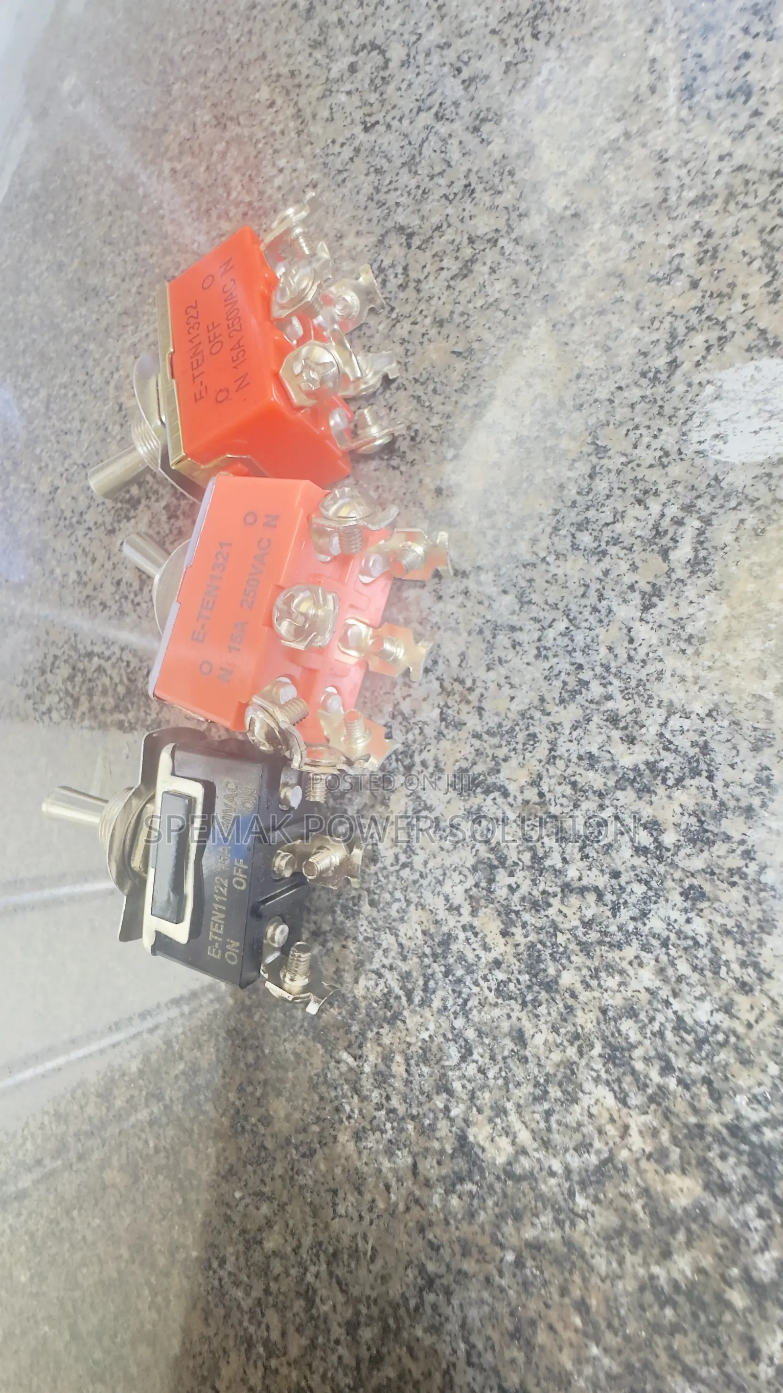 Toggle Switch All Positions Available