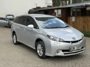 Toyota Wish 2012 Silver