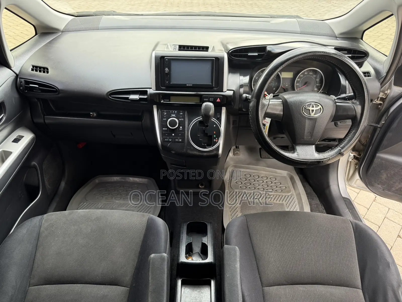 Toyota Wish 2012 Silver