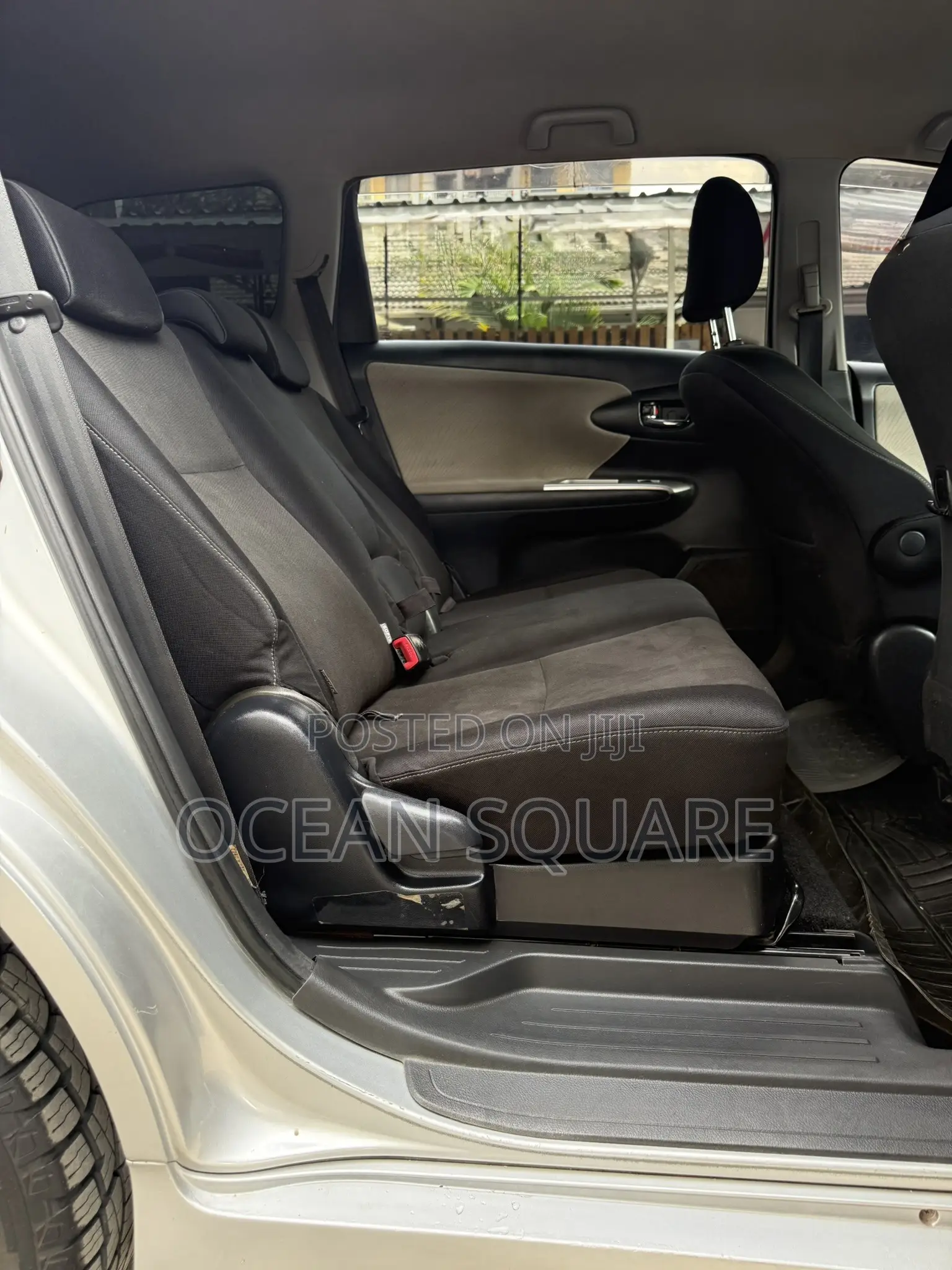 Toyota Wish 2012 Silver