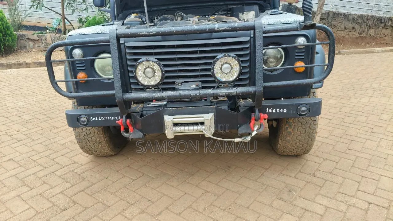 Land Rover Defender 2000 Black