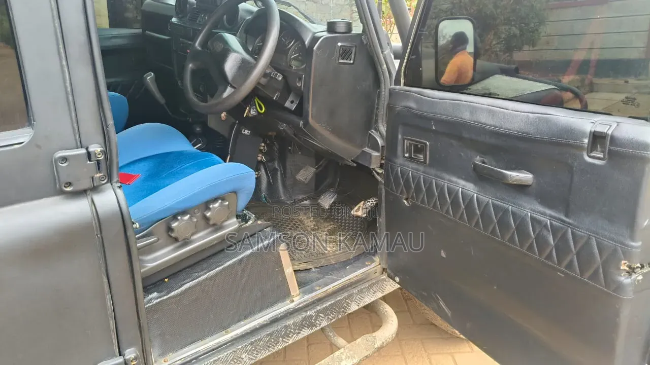 Land Rover Defender 2000 Black