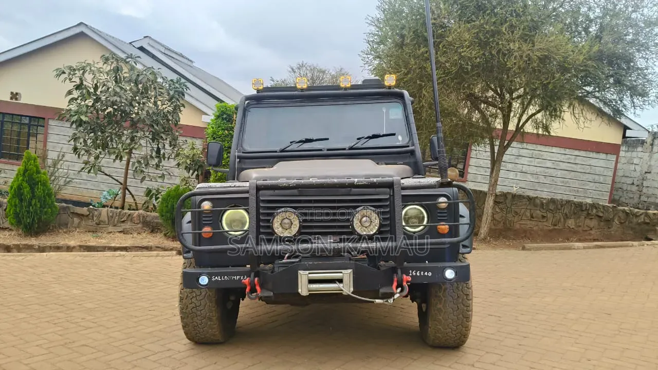 Land Rover Defender 2000 Black