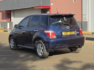 Toyota IST 2005 Blue