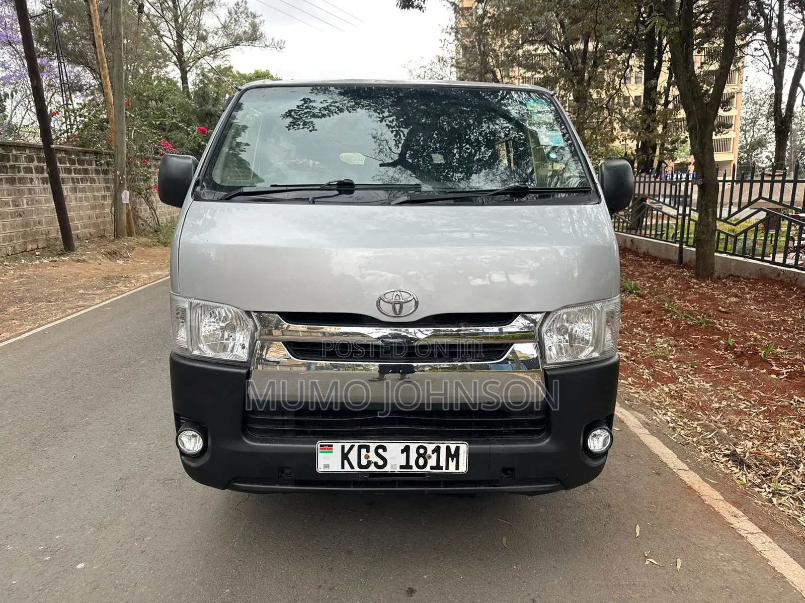 Toyota HiAce 2012 Silver