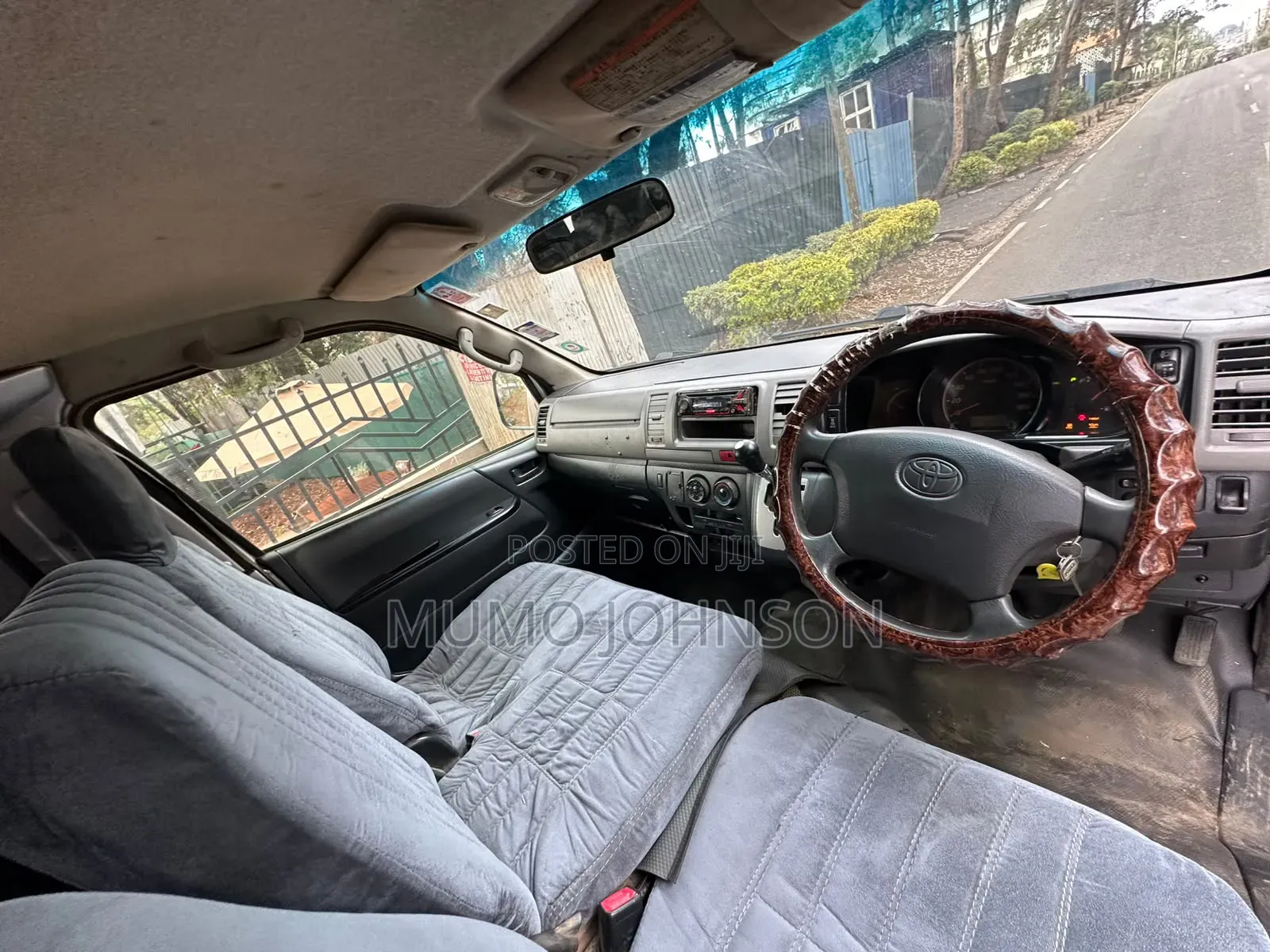 Toyota HiAce 2012 Silver