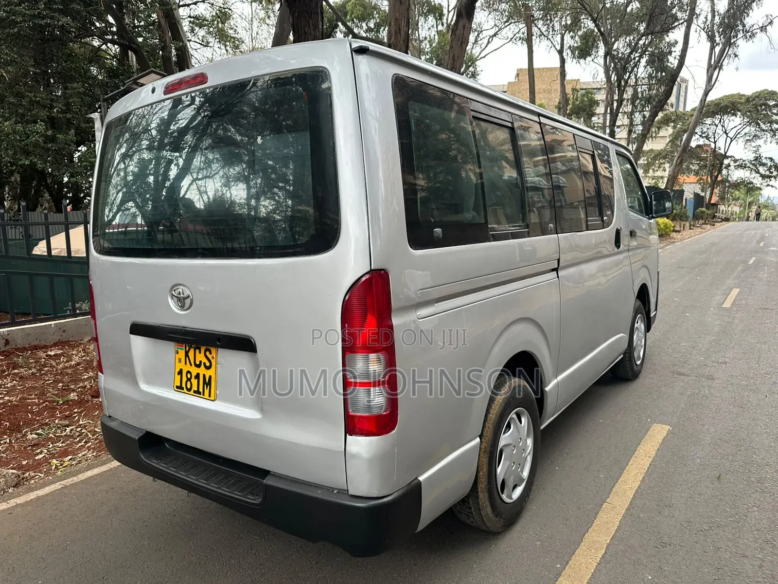 Toyota HiAce 2012 Silver