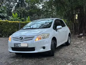 Toyota Auris 2010 White