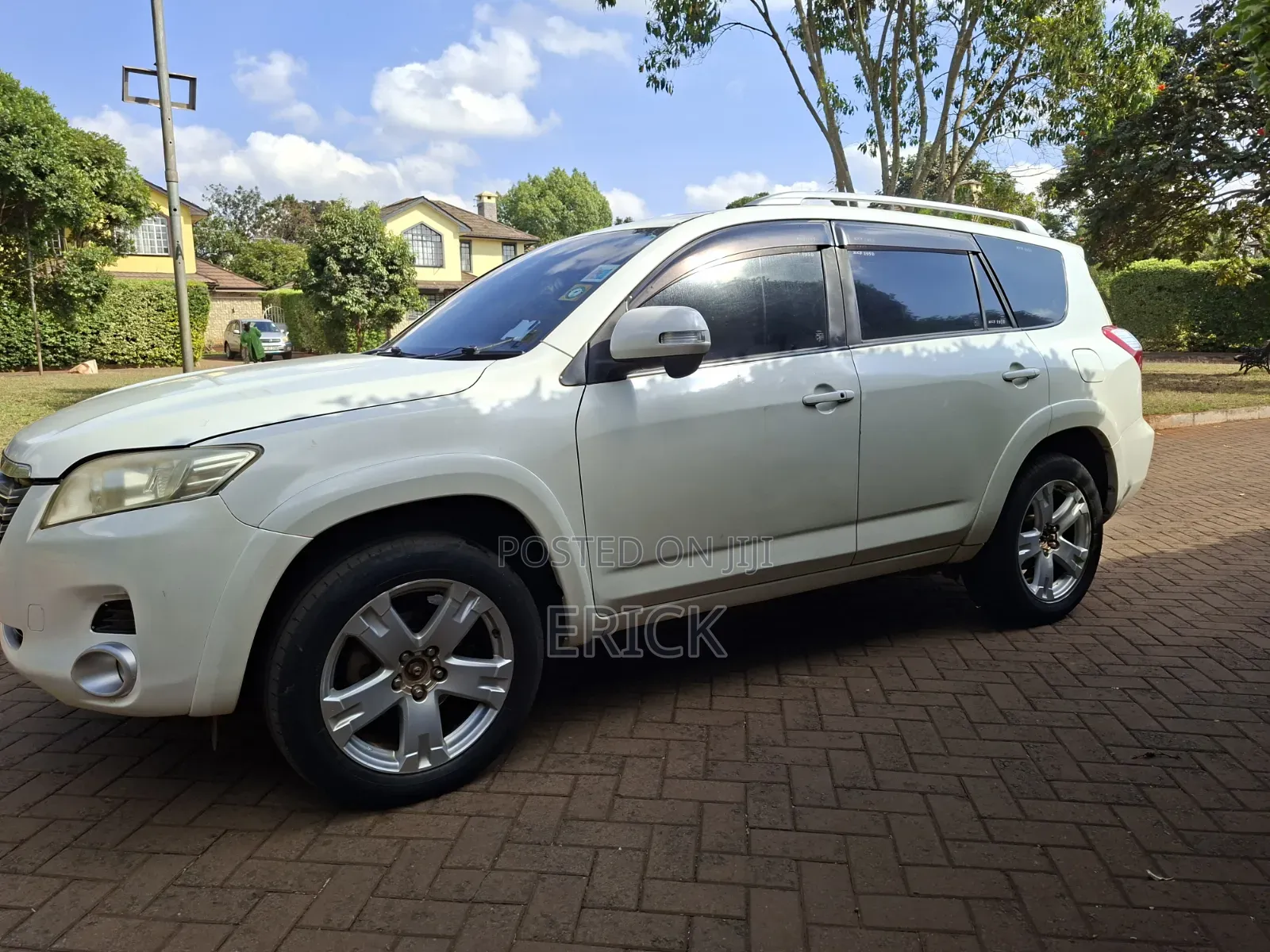 Toyota Vanguard 2009 White