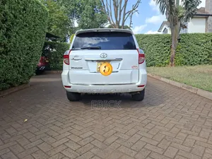 Toyota Vanguard 2009 White