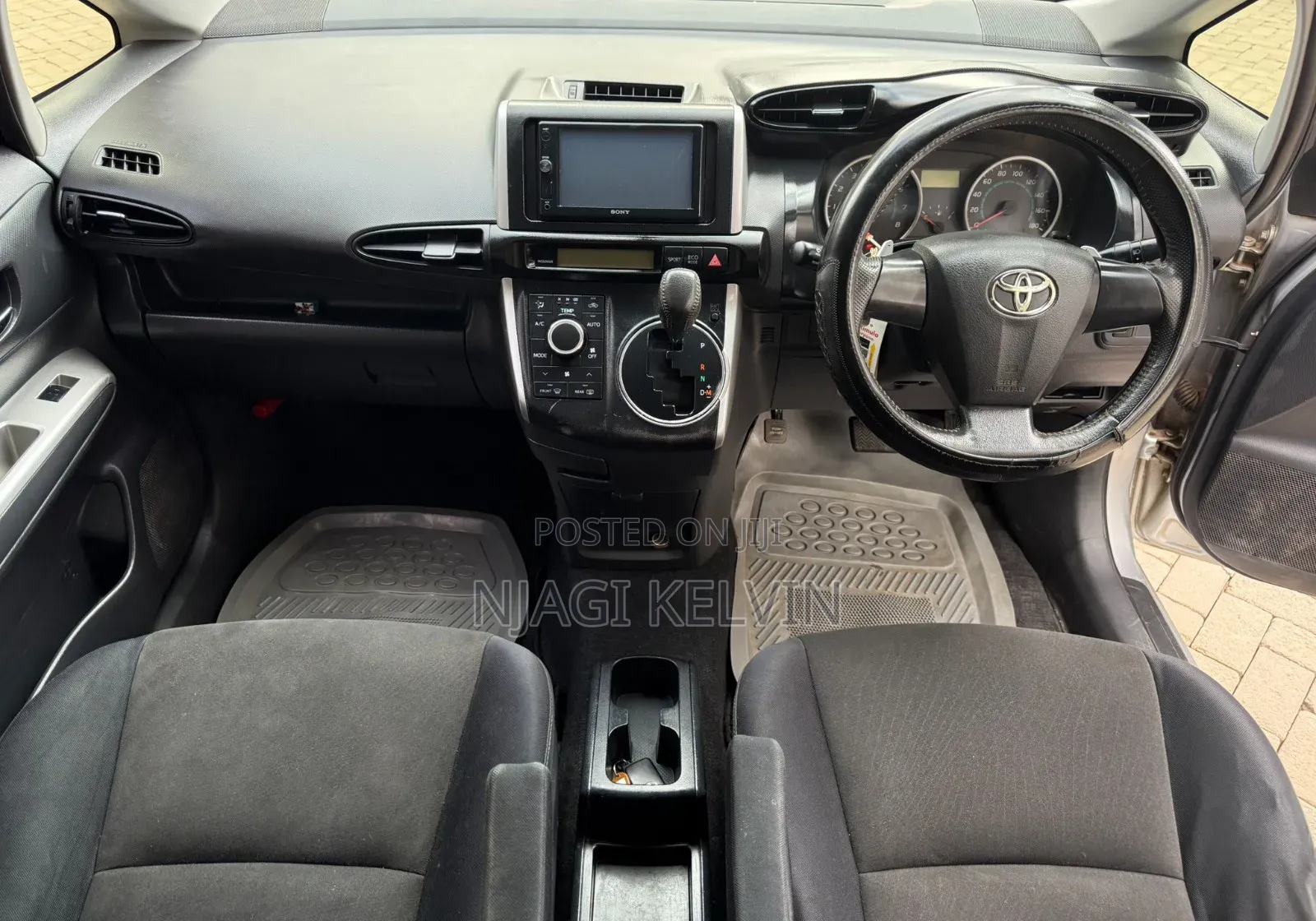 Toyota Wish 2012 Silver
