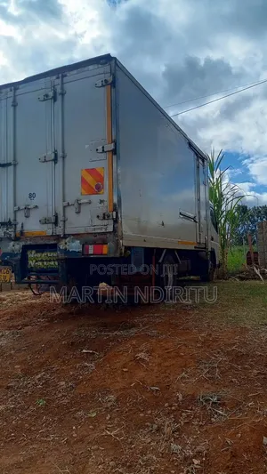 Mitsubishi Canter 2008 White