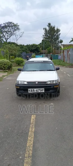 Toyota Corolla 2001 White