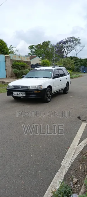 Toyota Corolla 2001 White