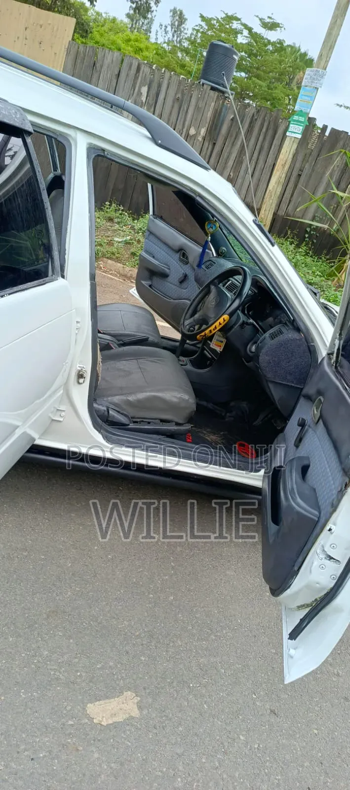Toyota Corolla 2001 White