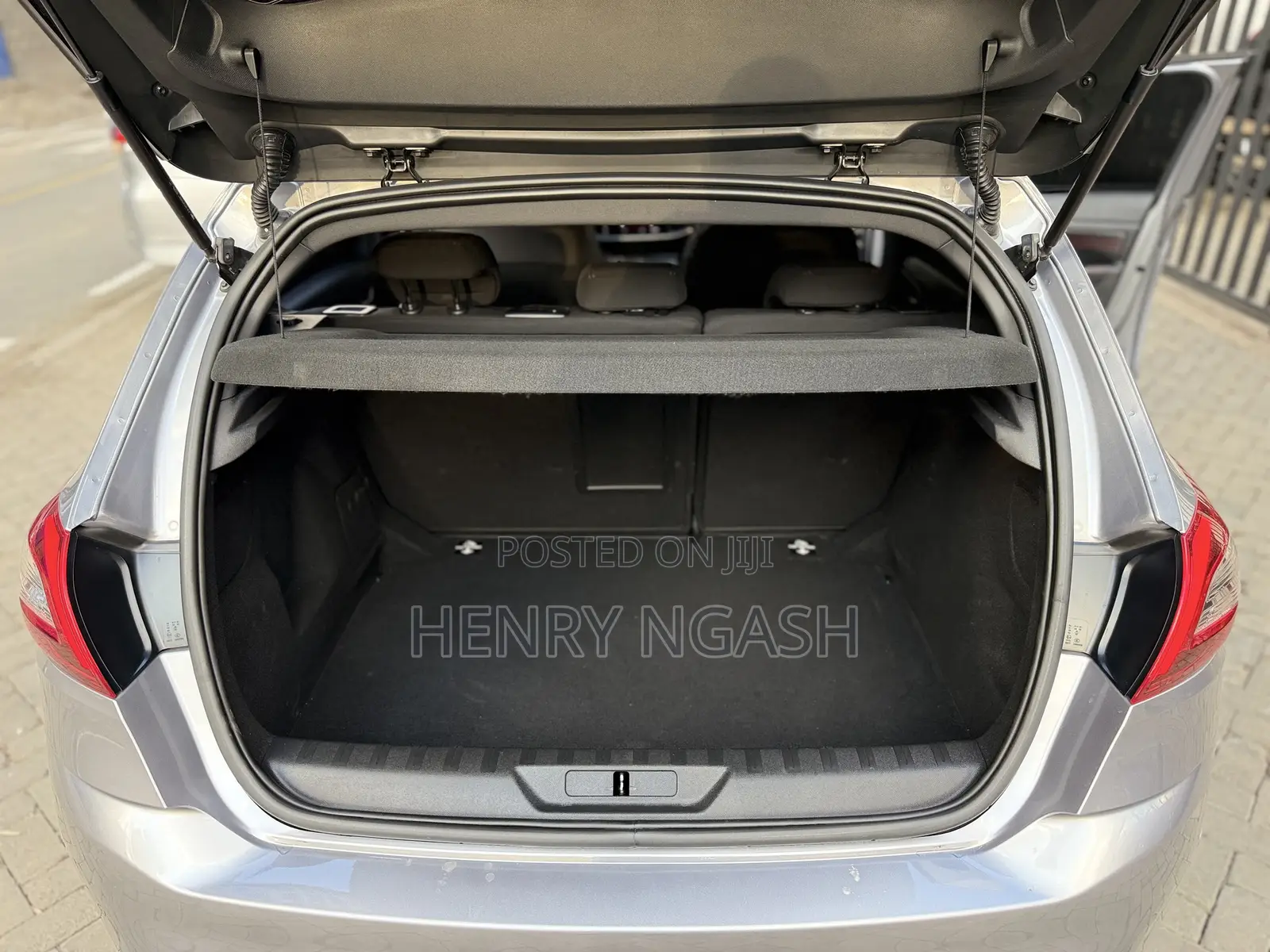 Peugeot 308 2018 Gray
