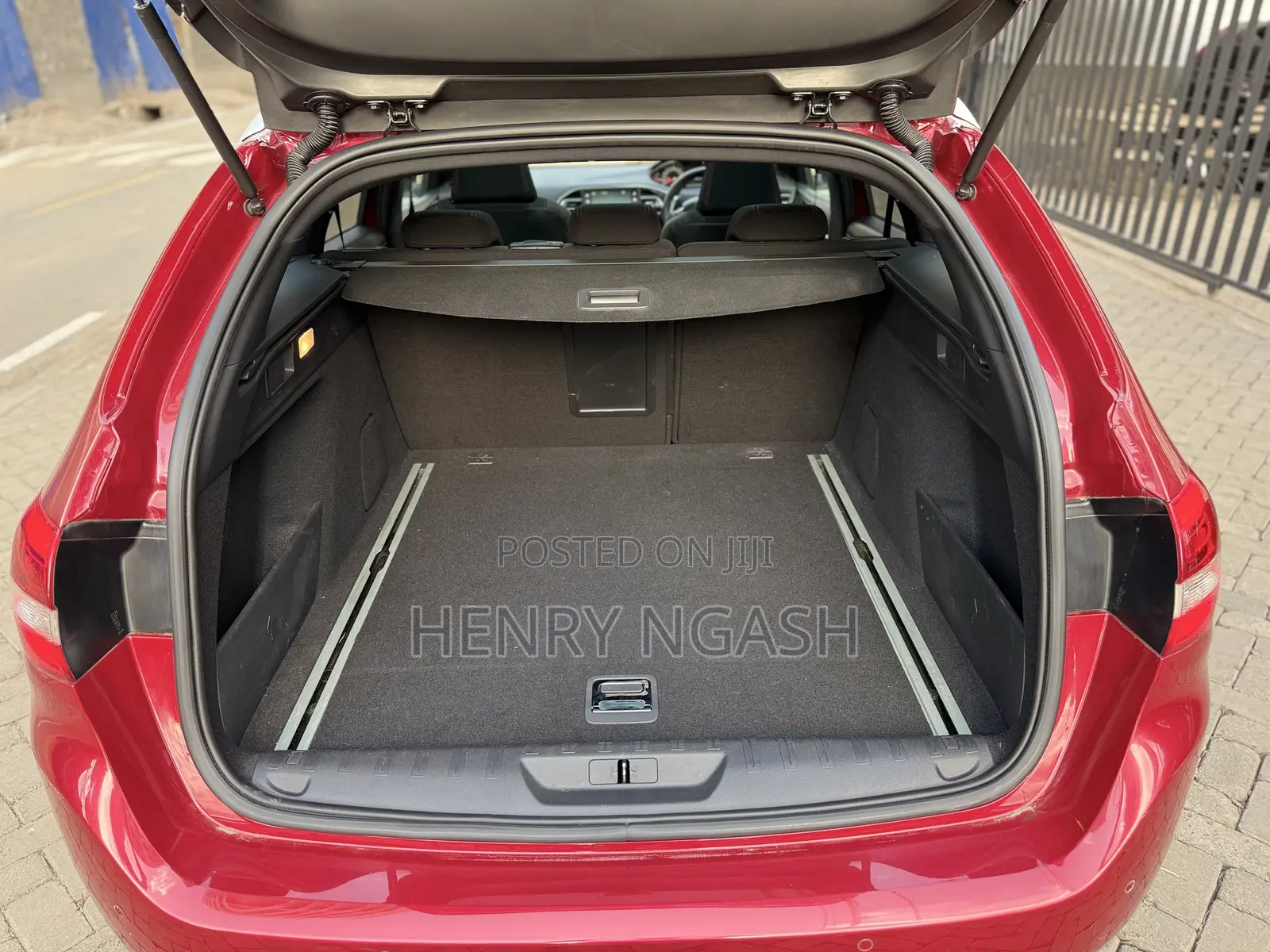 Peugeot 308 2019 Red