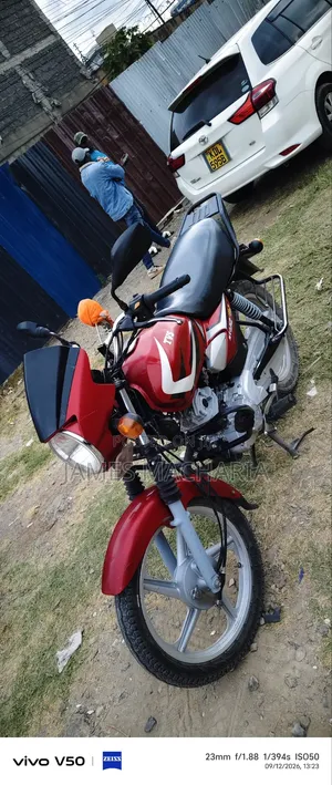 TVS HLX 125 2026 Red