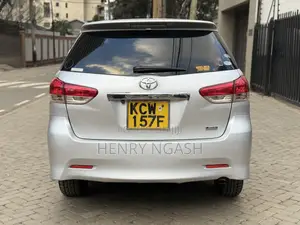 Toyota Wish 2012 Silver
