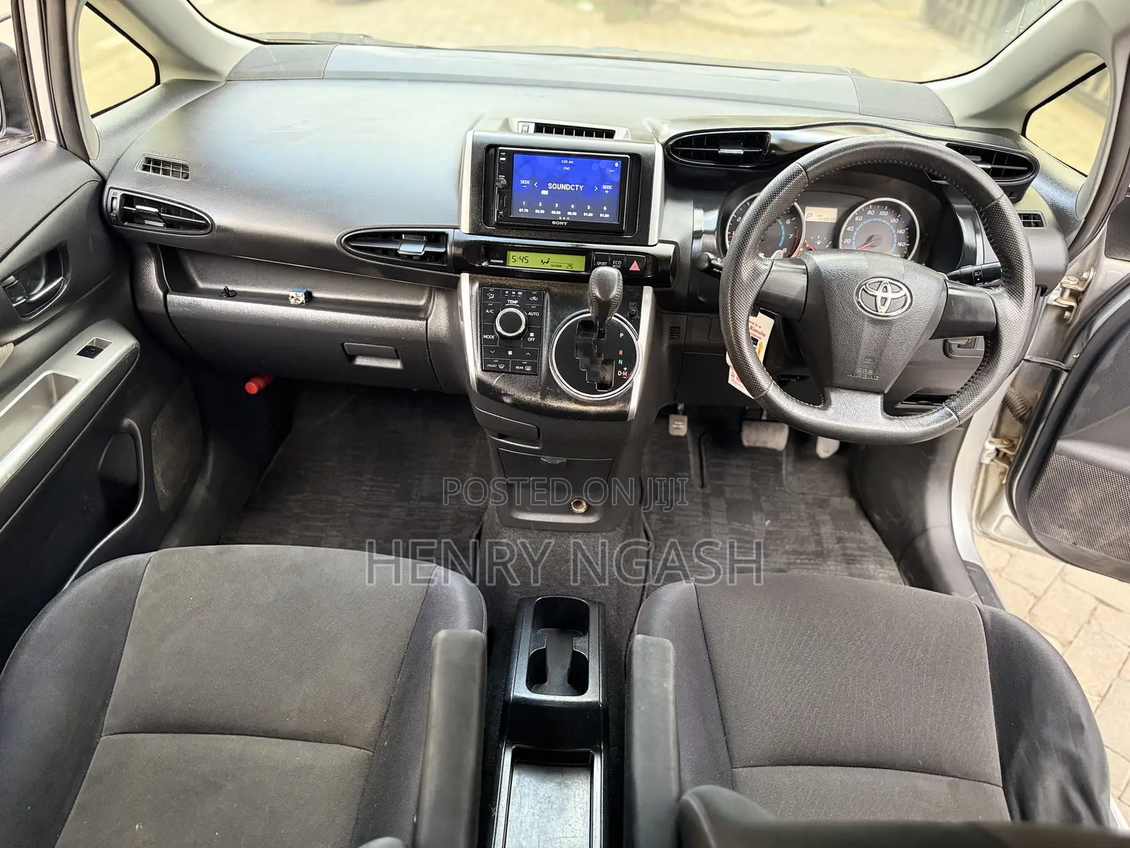 Toyota Wish 2012 Silver