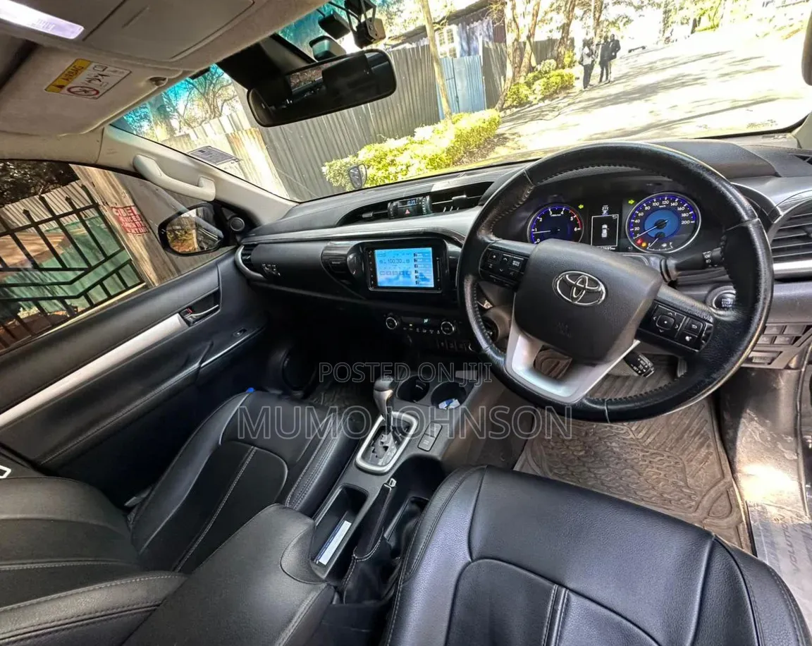 Toyota Hilux Revo Double Cab Deisel 2.4 AWD 2018 Black