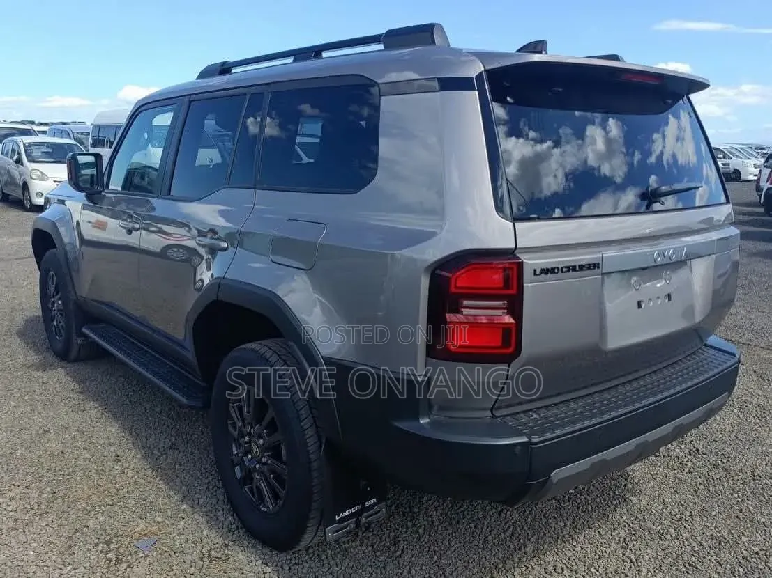 Toyota Land Cruiser Prado 2019 White