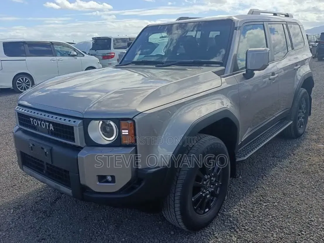 Toyota Land Cruiser Prado 2019 White
