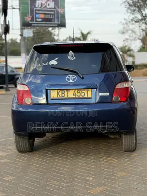 Toyota IST 2005 Blue