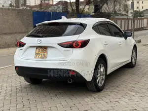 Mazda Axela SV Premium 2014 White