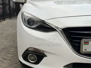 Mazda Axela SV Premium 2014 White