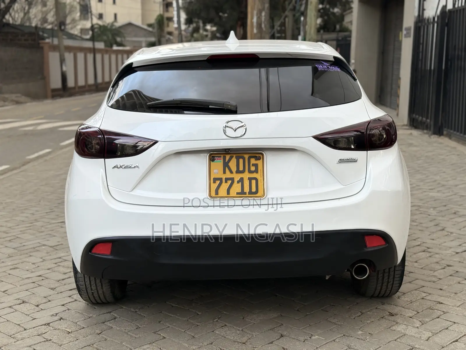 Mazda Axela SV Premium 2014 White