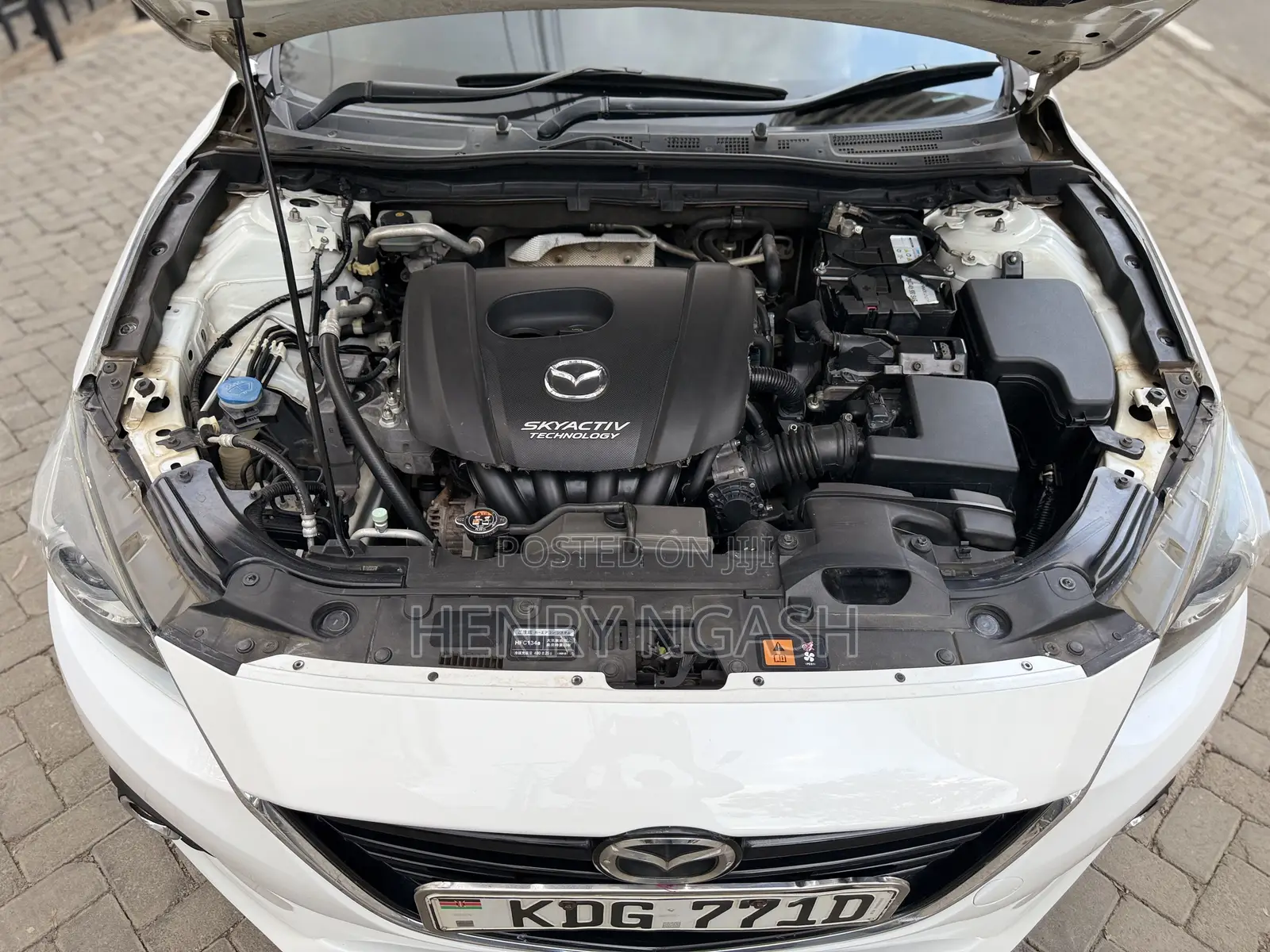 Mazda Axela SV Premium 2014 White
