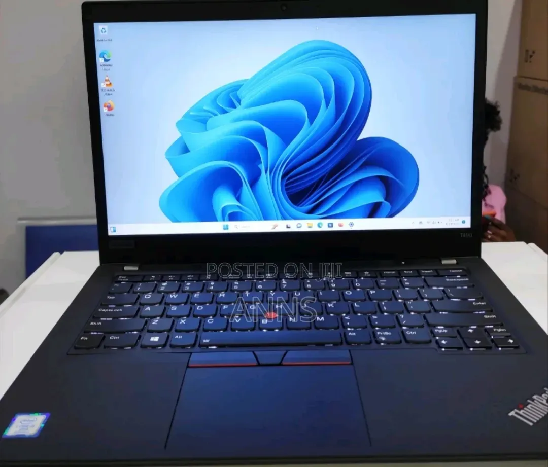 New Laptop Lenovo ThinkPad T490s 8GB Intel Core i5 SSD 256GB
