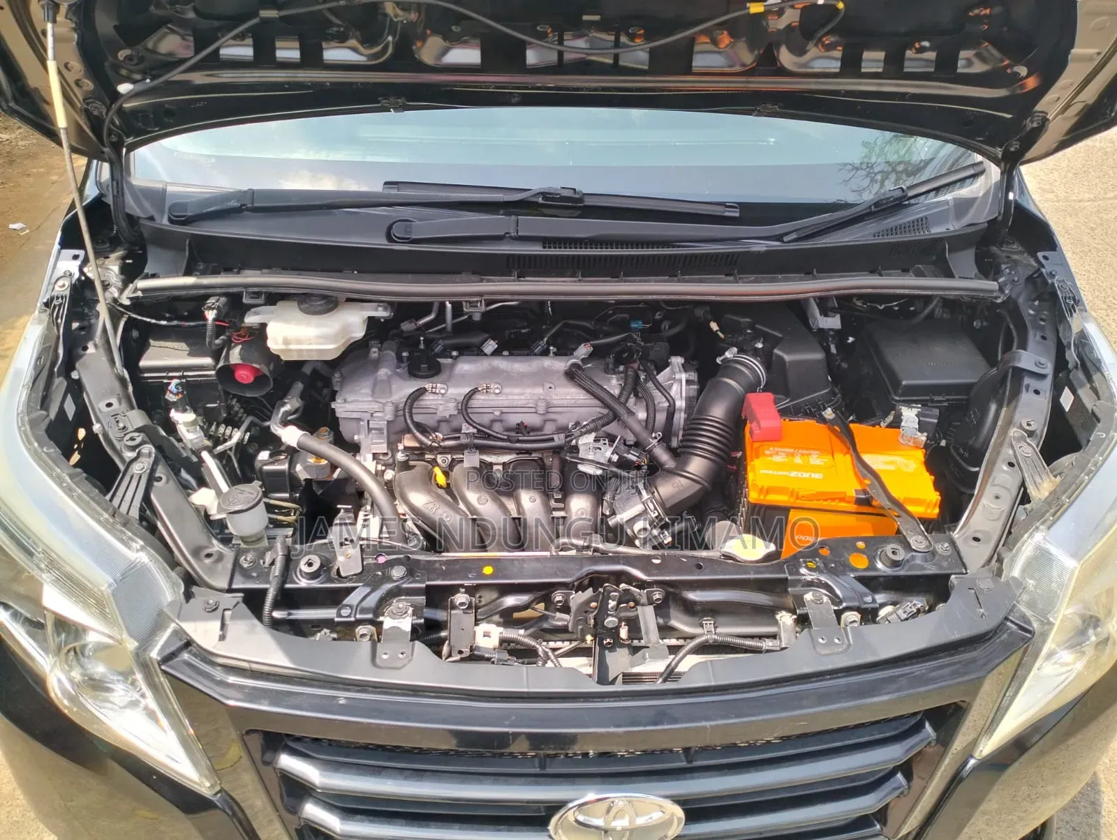 Toyota Noah 2.0 AWD (7 Seater) 2015 Black