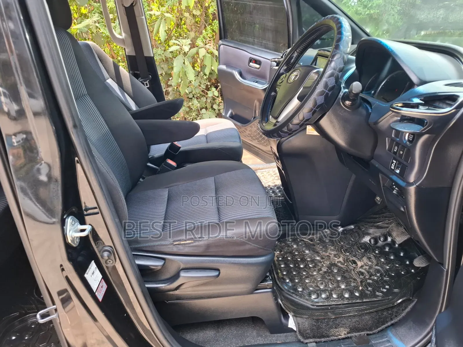 Toyota Noah 2015 Black