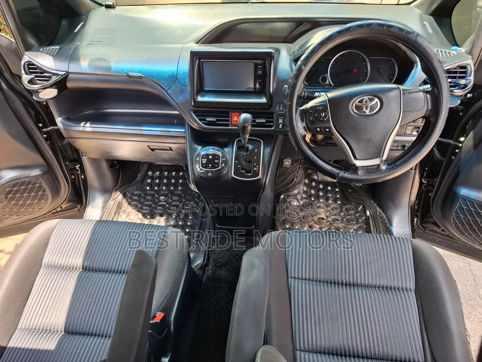 Toyota Noah 2015 Black