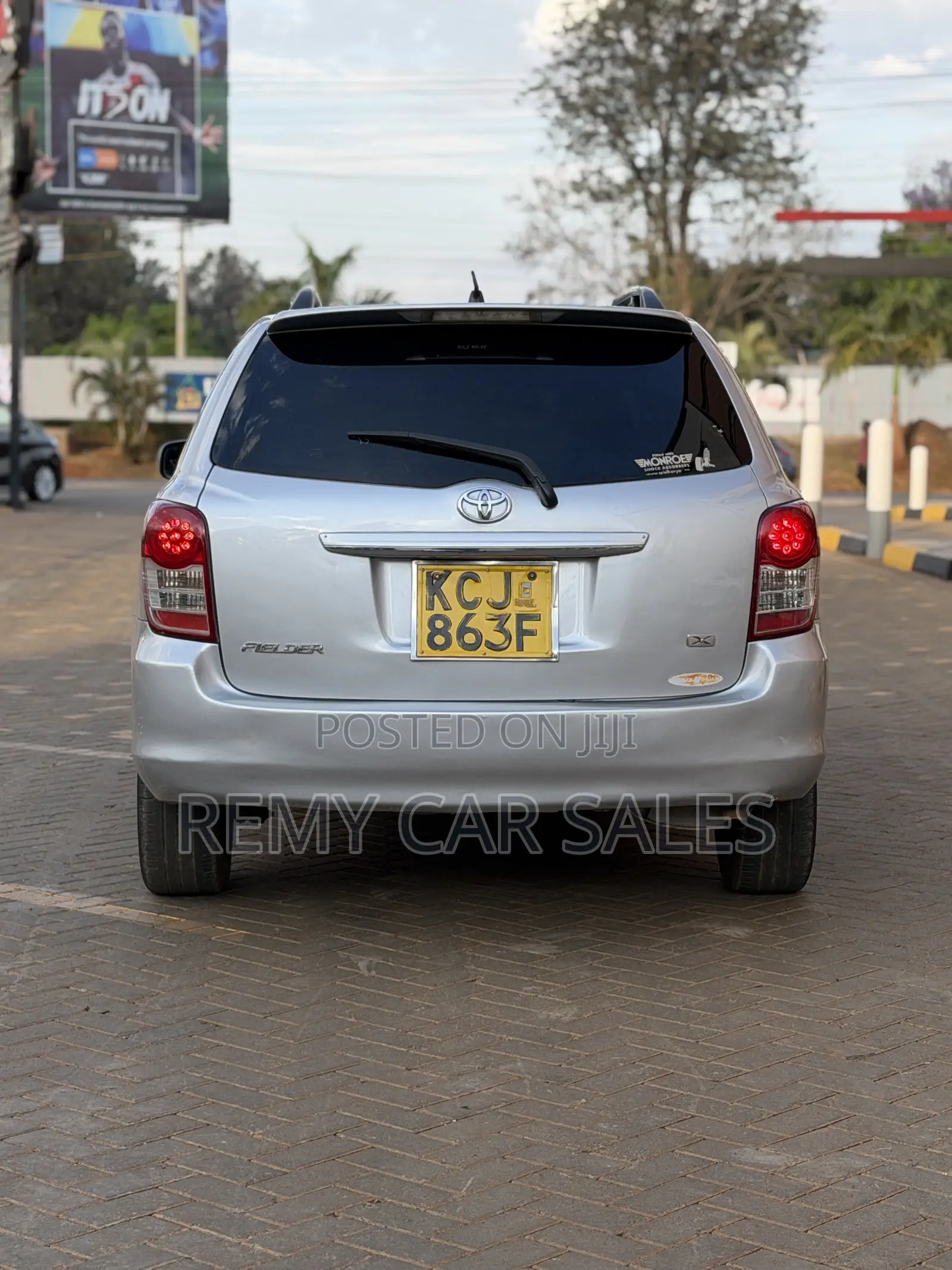 Toyota Corolla Fielder 2011 Silver