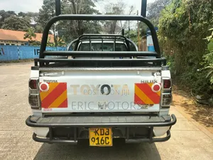 Toyota Hilux 2015 White