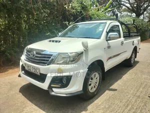 Toyota Hilux 2015 White