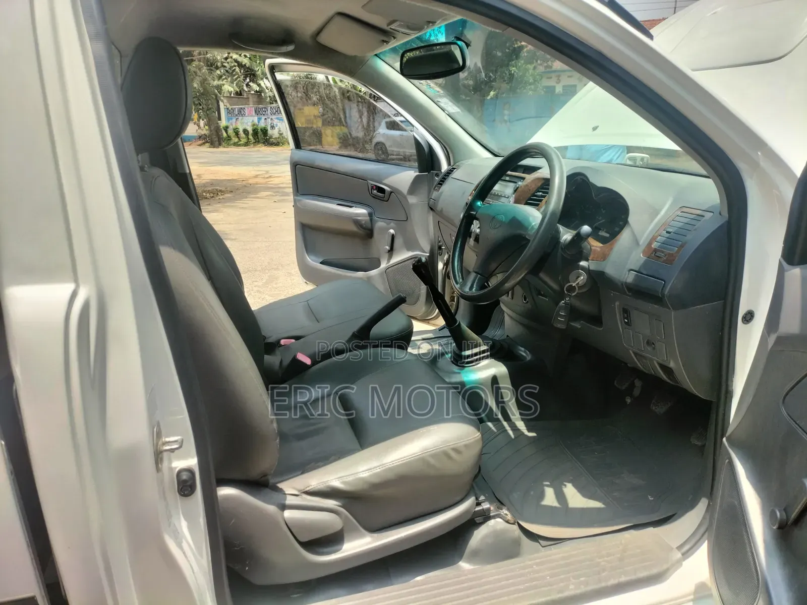 Toyota Hilux 2015 White