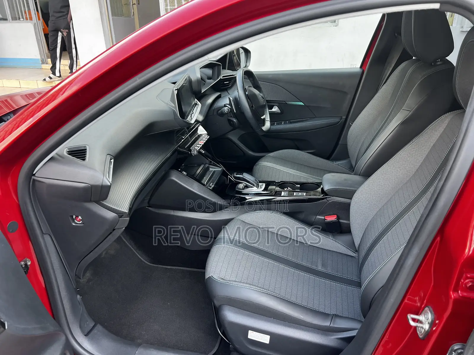 Peugeot 208 2021 Red