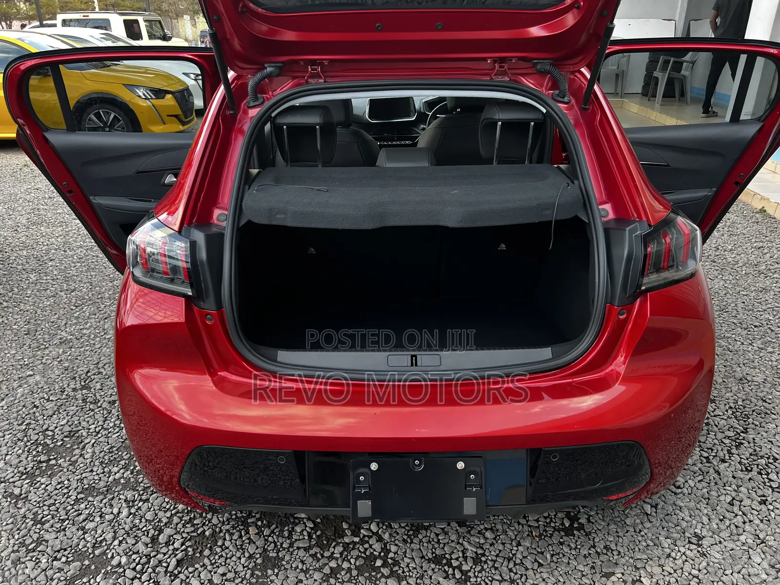 Peugeot 208 2021 Red