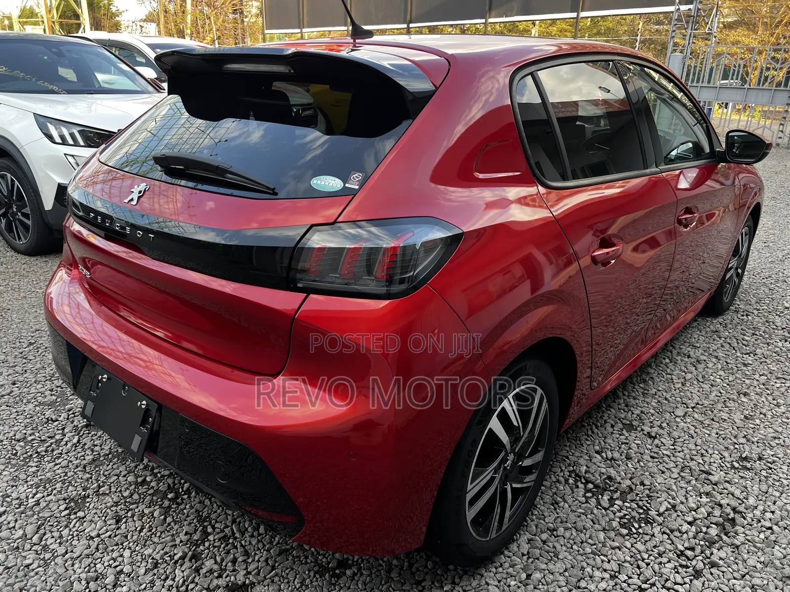 Peugeot 208 2021 Red